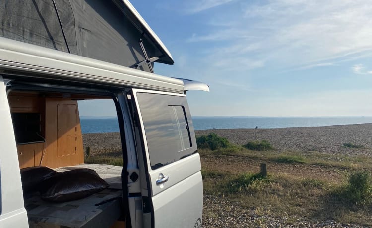 Vino – Volkswagen T5 Hillside Camper Umbau 2015 mit 4 Schlafplätzen