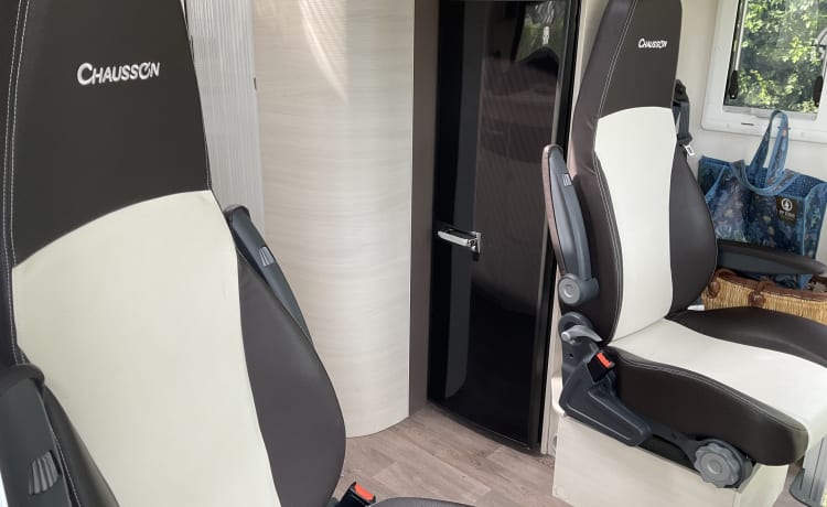 4 person very spacious Chausson camper 2019