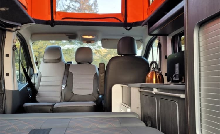 4 posti letto Vauxhall Vivaro Camper