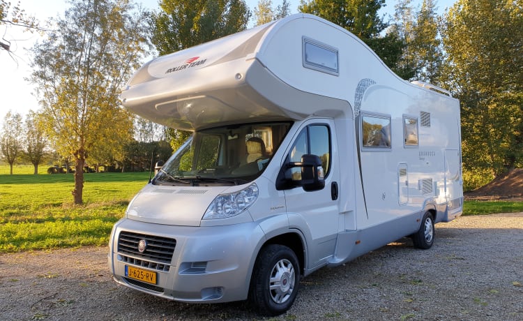 RollerTeam2 – Camping-car de luxe Rollerteam, 5 ceintures et beaucoup d'espace de rangement, entièrement meublé