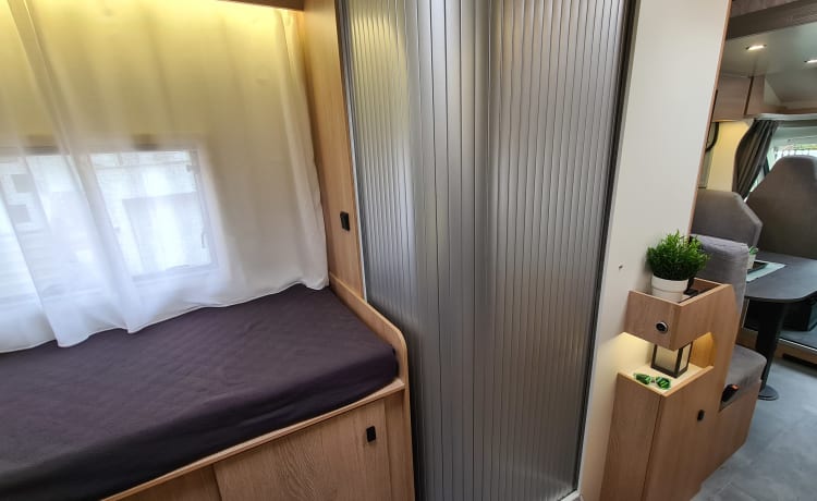 Joa 75T – Moderne gezinsstacaravan voor 5 personen onder de 3,5 ton