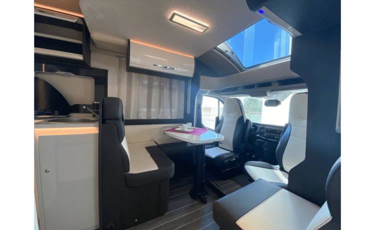 Neuf (2021) Kronos automatique 170cv - WIFI - Prêt à camper