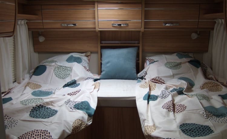 Very luxurious and complete Hymer camper, cream of the crop