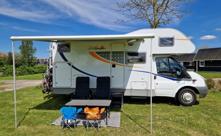 Ons huisje op wielen – Alkoof Camper - 5 personen