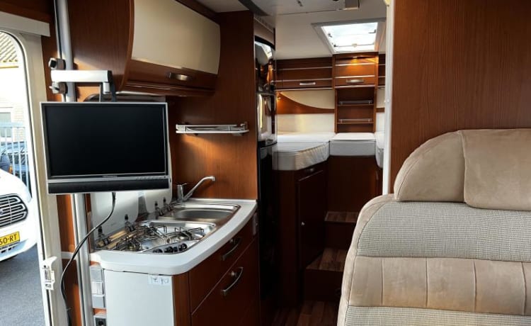 Liedje – Zeer LUXE Hymer Exsis-i met 2x AIRCO