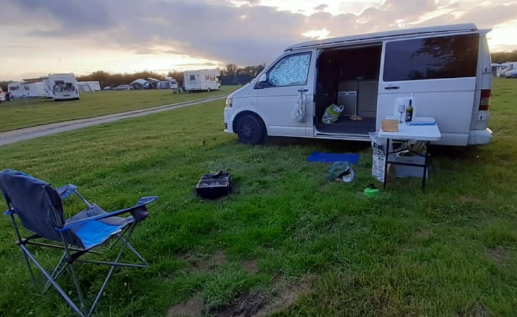 Talullah Zog – Camper Volkswagen T5 4 posti letto dal 2012