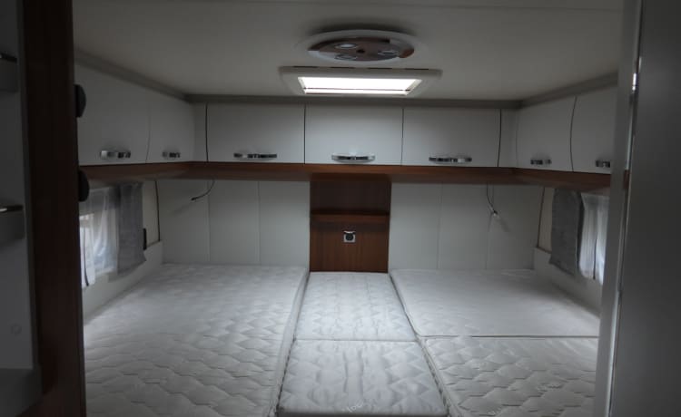 A compact, luxurious 2/3p camper BJ 2018
