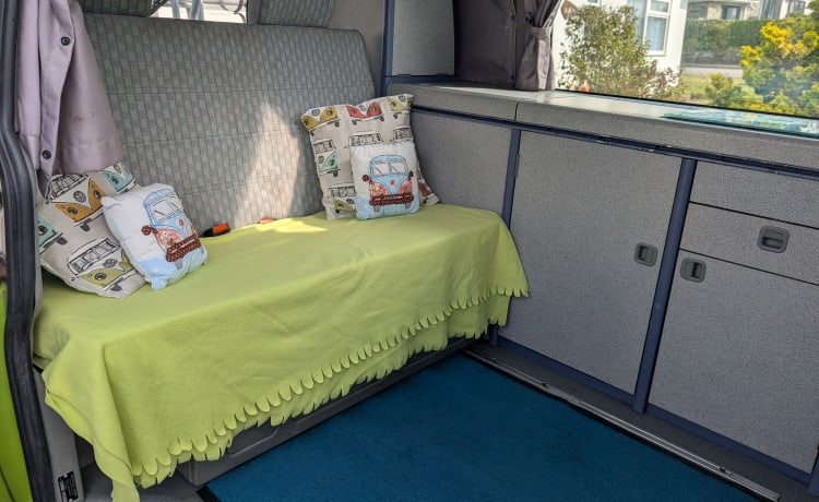 Daisy – 4-persoons Volkswagen campervan uit 1993