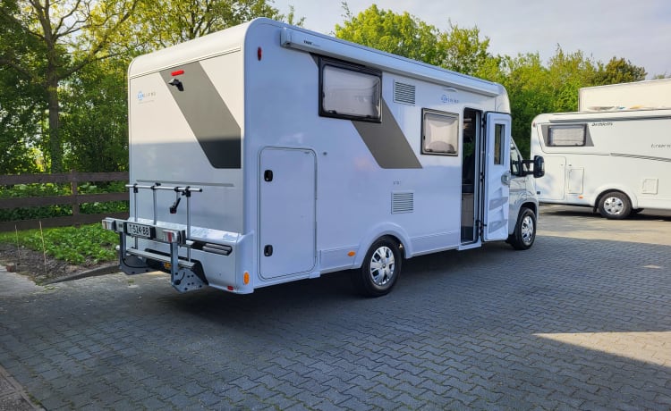 Sun Living S70sl – New and chic camper with single beds of 2.10, fully equipped