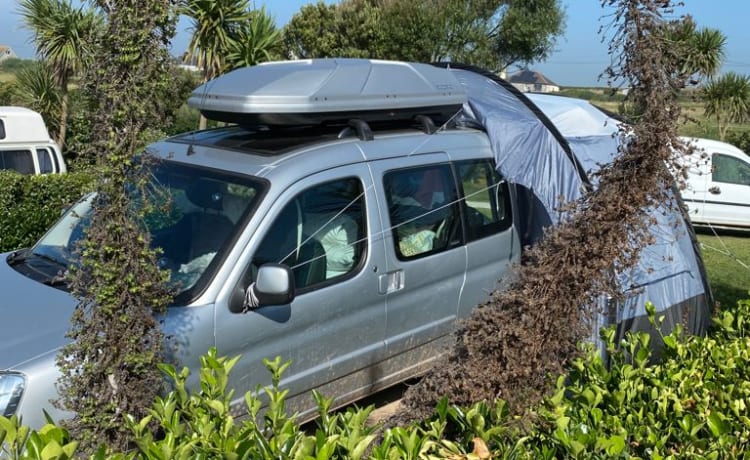 Bonnie – Citroen Berlingo Multispace Mini Campervan