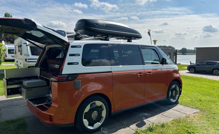 E-Camper – 2-4p VW ID.Buzz (Oranje/wit, 2023) Elektrisch