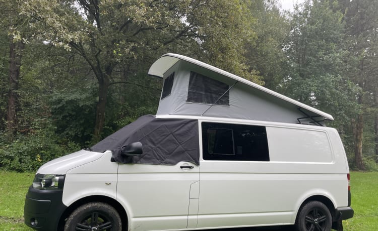 Mammoet – 4p Volkswagen campervan uit 2014