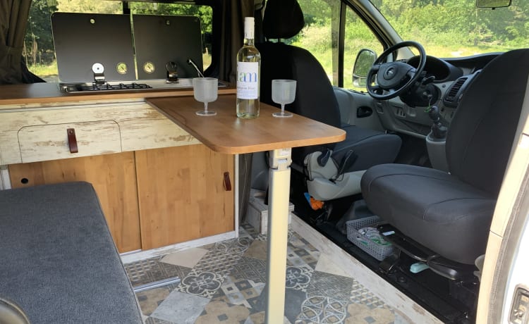 KIWI  7 – Opel Vivaro (ECO) buscamper . geheel zelfvoorzienend 