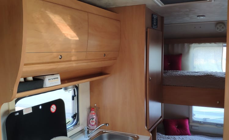 Zaneta – Familie Fiat New Life 6berth/6 belt Camperverhuur