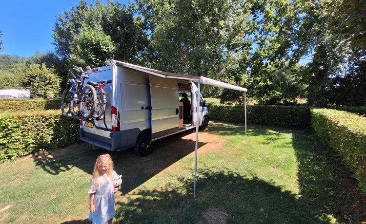 De Vakantiebus – Fiat Ducato 4 persoons Buscamper 