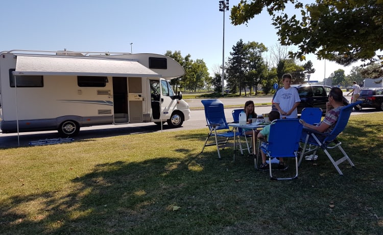 6 person McLouis 690 motorhome with alcove