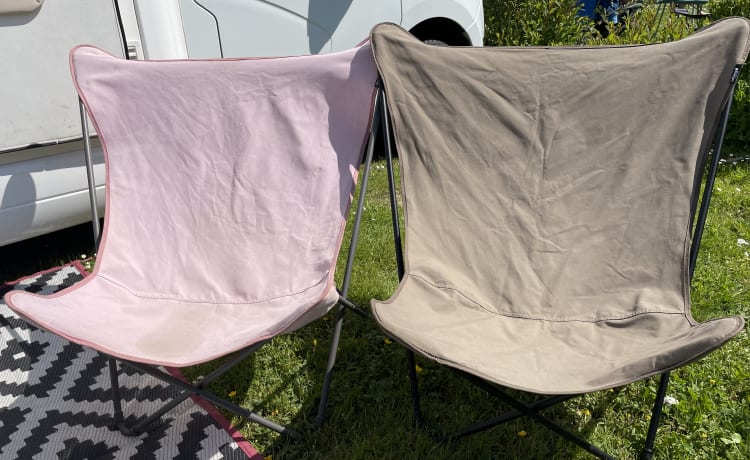 Koos – Cozy 5p alcove camper from 2015