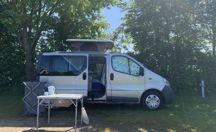 Viv – Camping-car bus pratique et complet