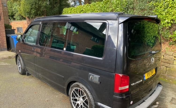 Romy – Hochwertiges Wohnmobil mit 4 Schlafplätzen von VW California