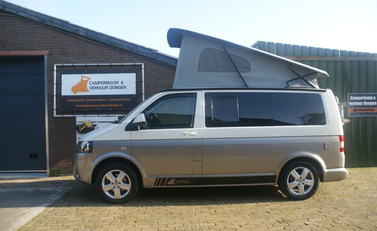 Volkswagen T5 Camperbus 4 persone