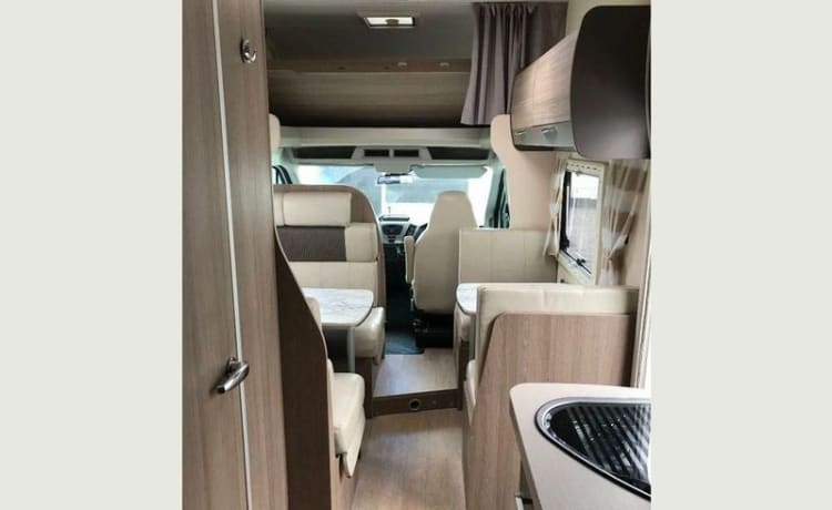 Bryn – 6 berth Ford alcove from 2015