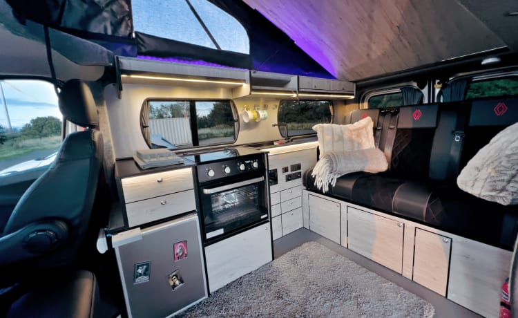 Van Damme – 4 berth Renault traffic LWB luxury campervan