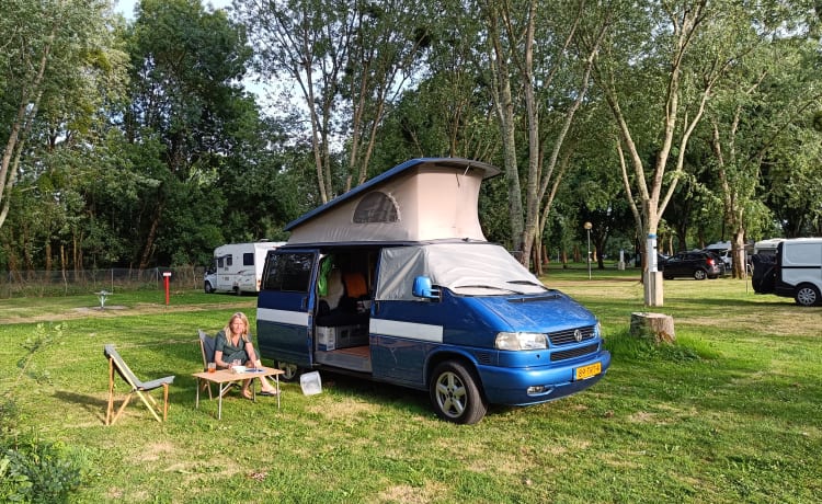 2p Volkswagen campervan from 2000