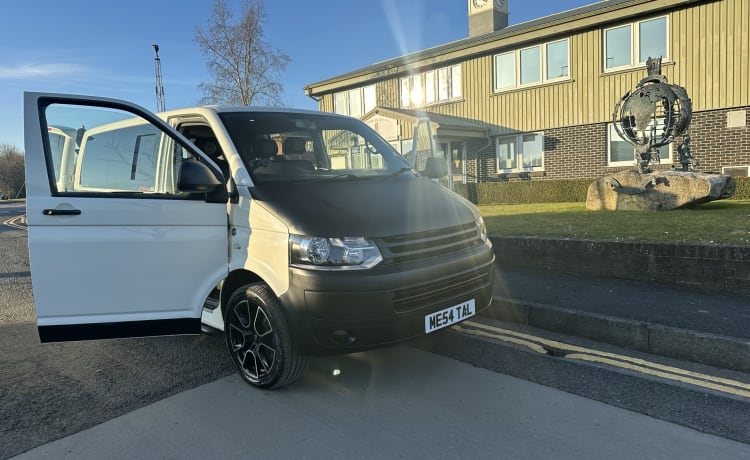 Metal  – 5 berth Volkswagen campervan from 2004