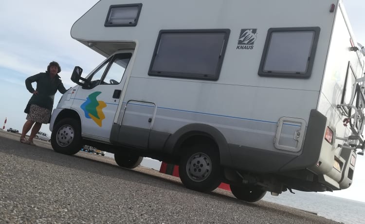 nooitgedacht – Belle caravane alcôve compacte avec porte vélo la caravane est comme neuve 120000 km