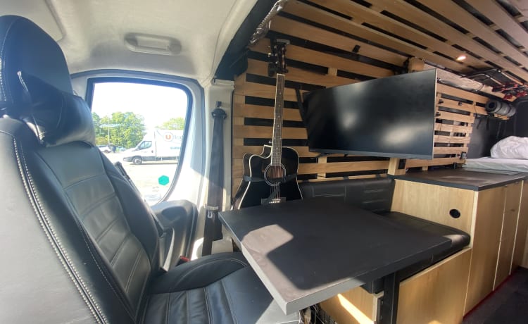 Van de Pop – Year-Round Adventure Mobile