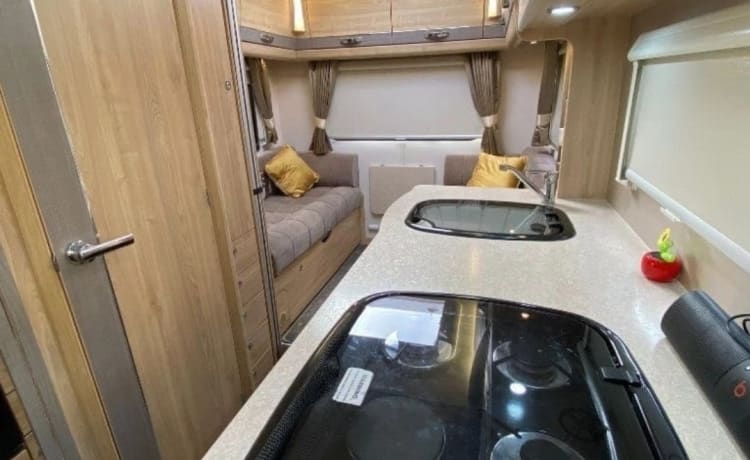 FY67 Boo – 6 posti letto Peugeot Elddis Evolution 196