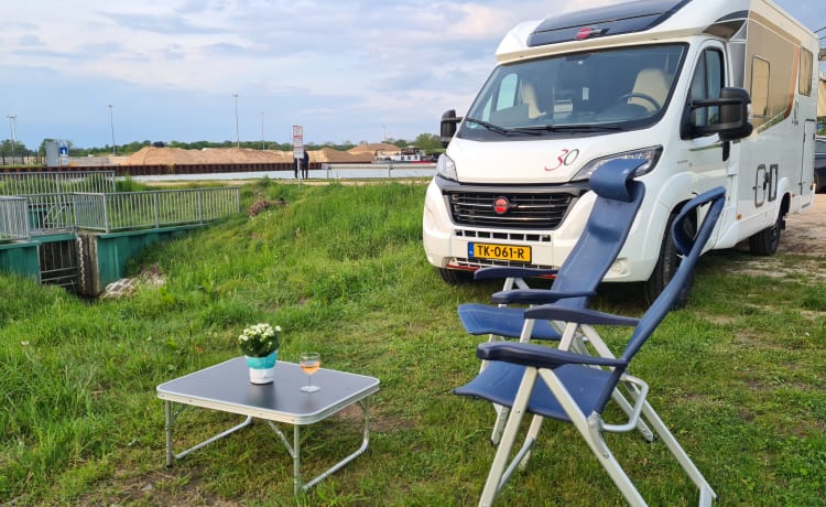  Bürstner Travel Van T620G, luxe 2 personen, ook voor offgrid.