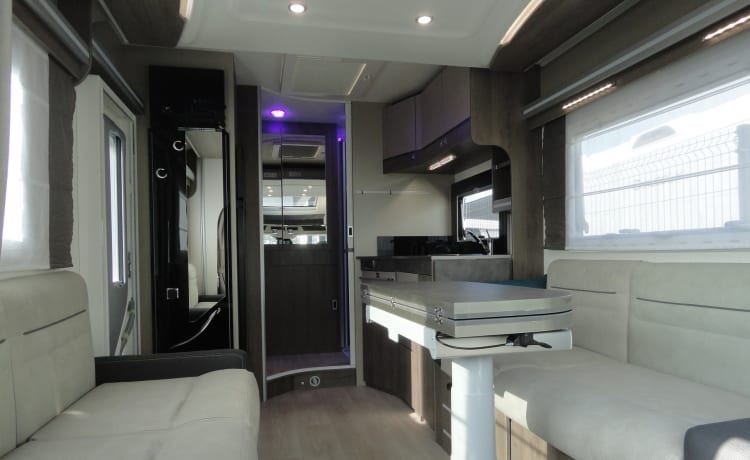 Trampie – Spacious camper for 2 or 4, pets allowed