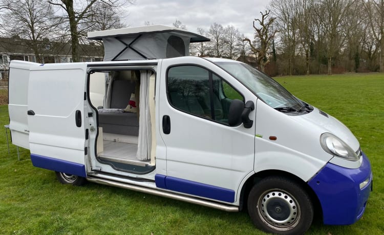 BuZz Lightyear – Camping-car compact Opel vivaro 1.9 sdi