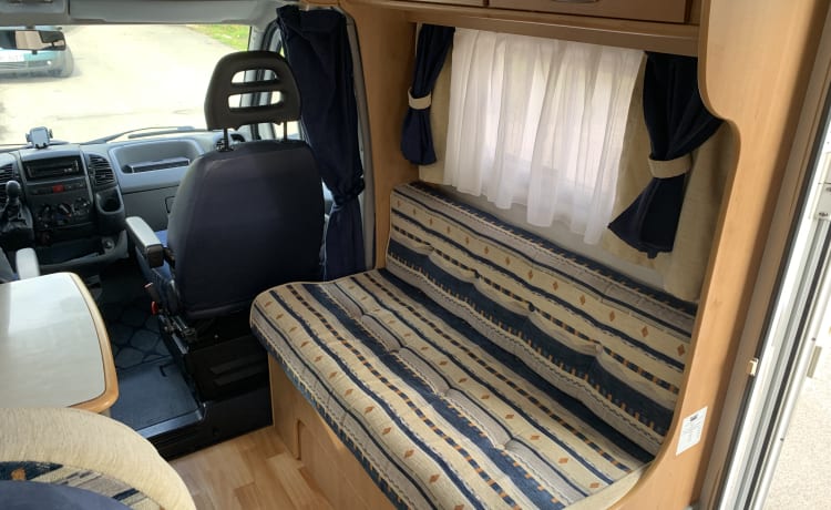 McLouis 363 – Motorhome semi-integrated