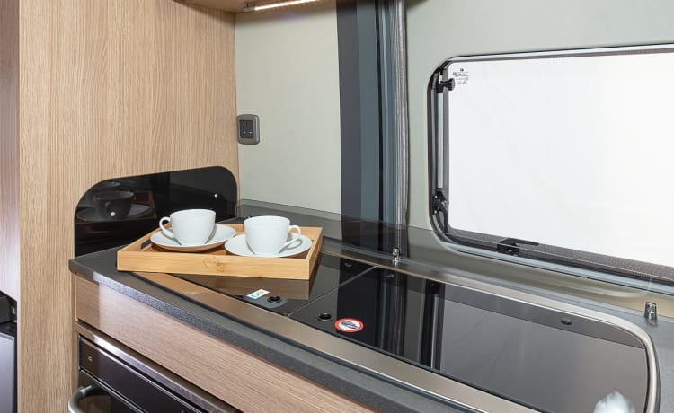 Vehicle 1 – Immaculate 2023 V Line 669S family campervan