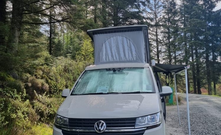 Bobella – 2021 - Luxury - Volkswagen LWB Automatic Camper-Van 