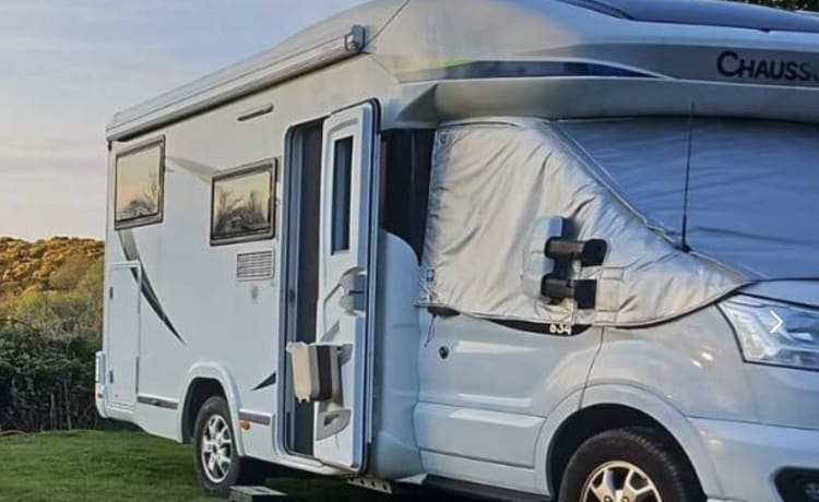 Sheddie – 4 Berth Luxury Motorhome