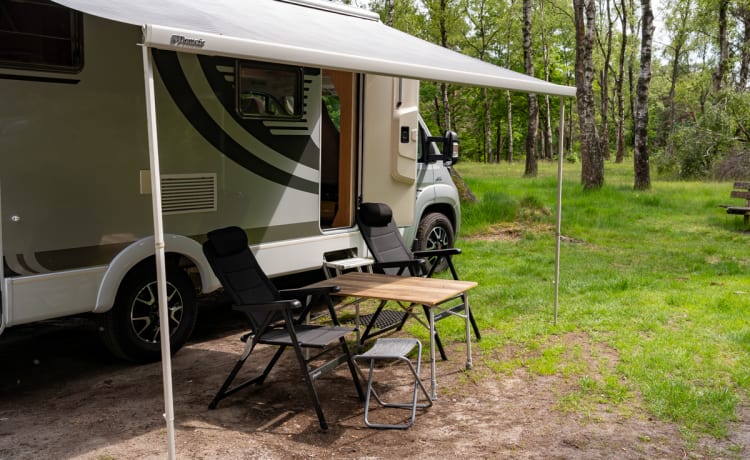 Papegaaiduiker – Agréable, lumineux et spacieux. Camping-car avec 2 lits en longueur - 2p, 2016