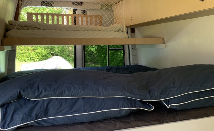 VW Crafter TDI – Modern self-build camper with character