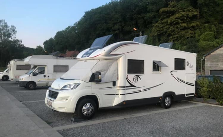 Callie Camper – 4p Elnagh T-Loft 581  Fiat Ducato 2.3 (2018)