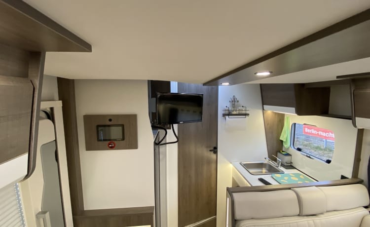 Paris – Motorhome Mooveo TEI 70EBH with lifting bed