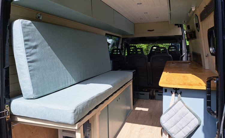 Camper bus for the whole family! 4-6 people 