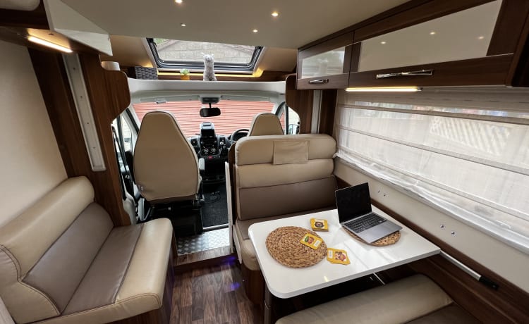 Rewind – Luxury Family Escape: Modern 6-Berth Motorhome ready for an adventure!