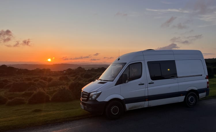 Monty – 2 berth Mercedes-Benz campervan from 2014