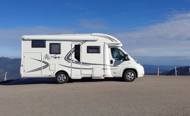 Zeer luxe, ruime en gezellige 4 persoons camper - Fiat McLouis MC4