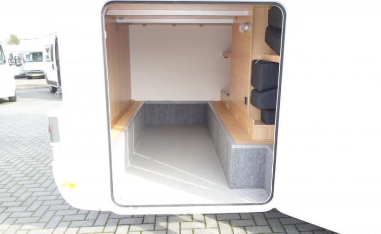 Happy Camper – Family camper Dethleffs Alcove from 2015