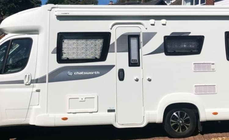 chatsworth – Superbo lussuoso camper 6 posti letto, 6 cinture di sicurezza