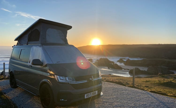 Legend – 4 berth Volkswagen campervan from 2021