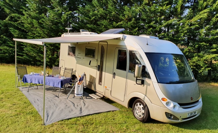 Bernie G – Camping-car intégré luxueux et spacieux de haute qualité de construction allemande